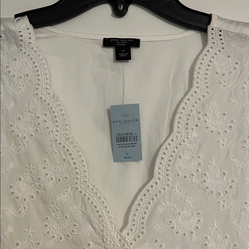 Ann Taylor Factory white Eyelet Blouse LP - Picture 3 of 4